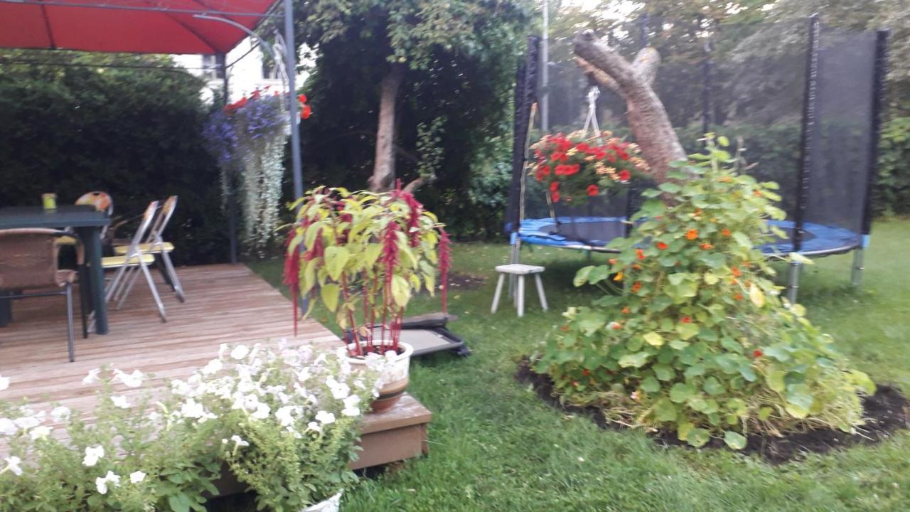 Gretas Namins Apartment